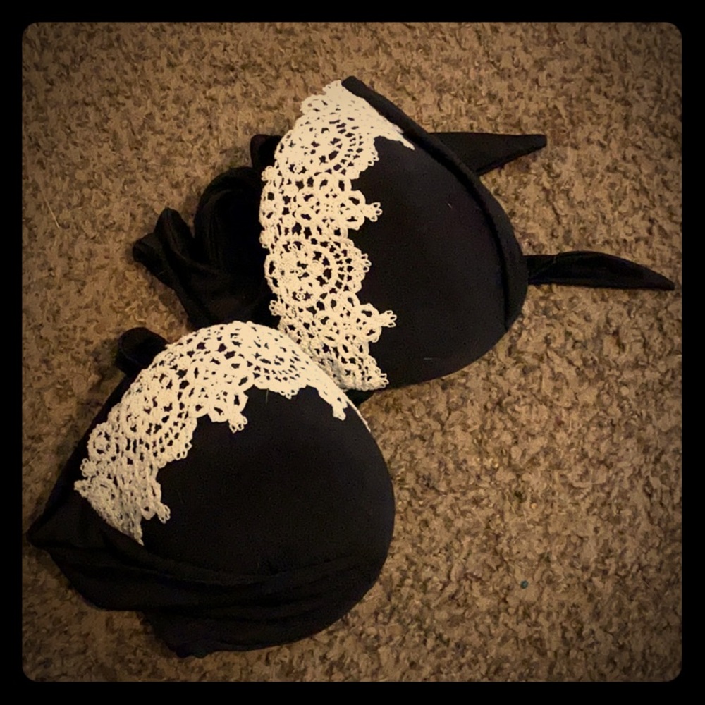 Black and white beach bunny push up